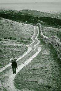 long-road-walking-walk-score-photo